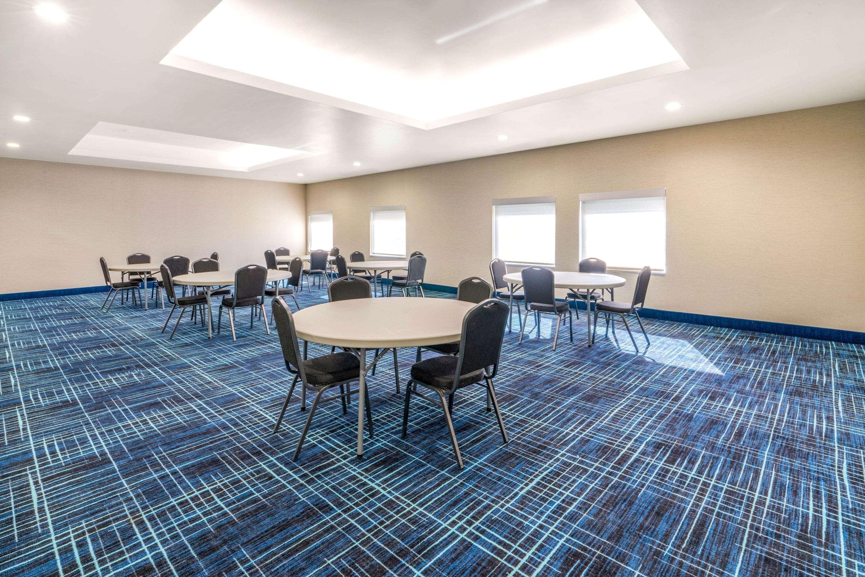 La Quinta By Wyndham Oklahoma City Airport Extérieur photo